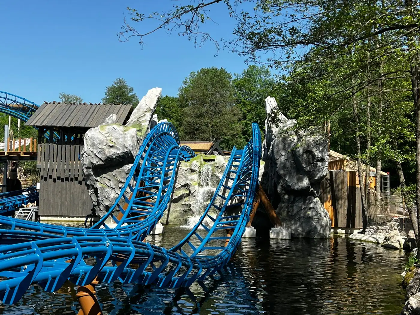 DØNNERVIND — FREIZEITPARK PLOHN, themed rockwork by Universal Rocks
