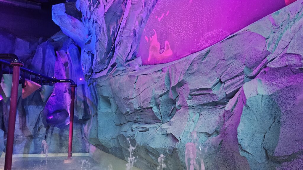 La Faille de Kraki at Aquascope, Futuroscope Xperiences – France