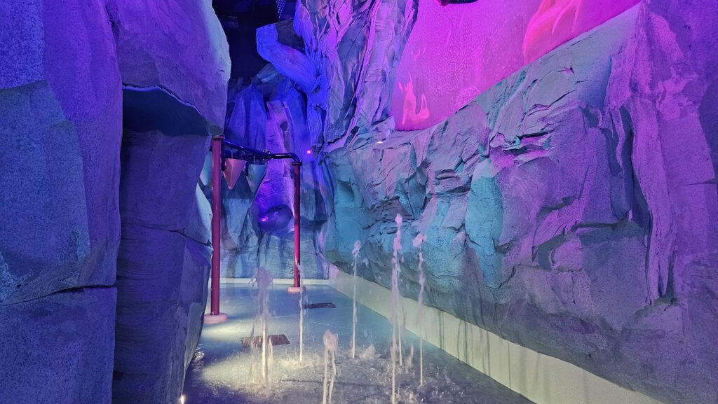 La Faille de Kraki at Aquascope, Futuroscope Xperiences – France