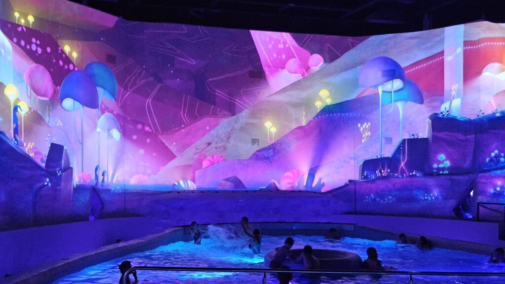 La Crique (Les Abysses de Lumière) at Aquascope, Futuroscope Xperiences – France